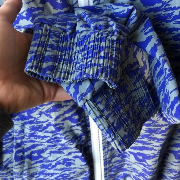 Chapel jacket size large - Picture 4 of 7